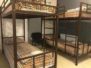 Хостелы Fox Hostel Николаев Спальное место на двухъярусной кровати в общем номере для мужчин и женщин-5