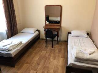 Хостелы Fox Hostel Николаев Односпальная кровать в общем номере для женщин-3