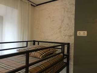 Хостелы Fox Hostel Николаев Спальное место на двухъярусной кровати в общем номере для мужчин и женщин-4